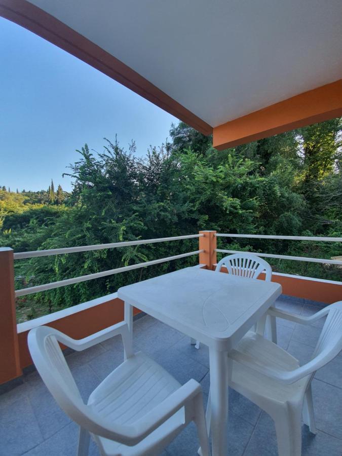 Eleana'S Apartments Gouvia Bagian luar foto