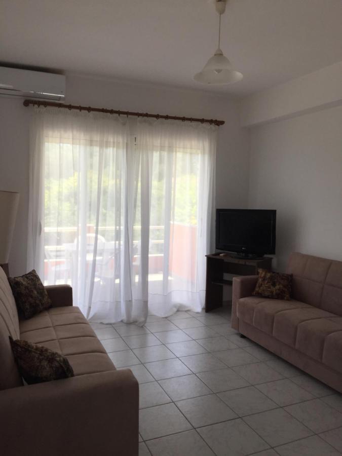 Eleana'S Apartments Gouvia Bagian luar foto