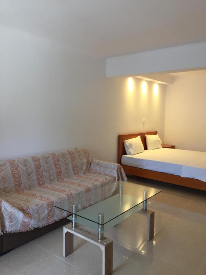 Eleana'S Apartments Gouvia Bagian luar foto